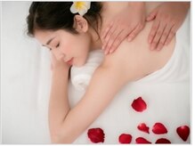 ホホバオイルを使いオールハンドでトリートメント♪