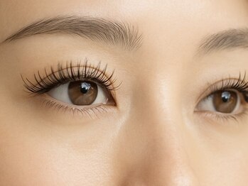 リノン(Rinon)の写真/《フラットラッシュならでは自然な仕上がり♪》スピード×技術力でモチの良さ◎お忙しい方にもオススメ!