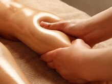 アジアンリラクゼーション ヴィラ 福岡東店(asian relaxation villa)/バリニーズ施術シーン