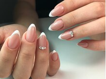ユコネイル 茨木(Yuko Nail)/フレンチネイル/上品/ストーン