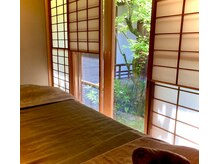 和月の雰囲気（頭をゆっくり、じっくりほぐしてリラックスしていただきます。）