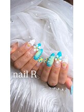 流行りのプルメリアネイルです♪
