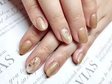 プロフェッショナル ネイルサロン ラヴィアス(LAVIAS)/【ジェル】ワンカラ＋アート２本