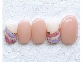 アシメ　くすみカラー ネイル