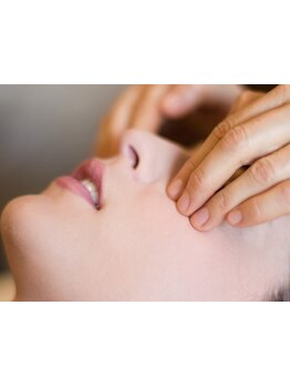 ホウレイ線・たるみ改善！予防ケア