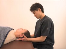 グレイ(GRAY)/骨盤矯正 骨格矯正 姿勢 猫背 顔