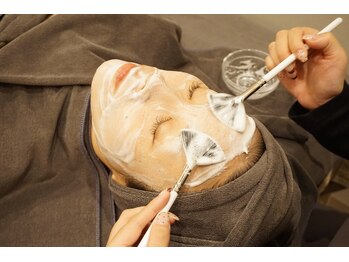 フリーシャ いせさき店(freesha)の写真/毛穴洗浄と美容液導入で、気になる毛穴もつるんと！透明感のある、なめらかな肌を目指しましょう◎