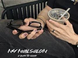 チークネイル／ワンホンネイル