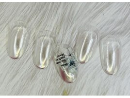 違った雰囲気でミラーネイル