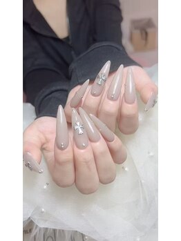 モモ(MoMo)の写真/長さ出しできる店で理想の指先に！持ち込みOK◎ラメグラデーションで特別感を演出♪