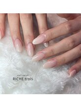 リッシュ トロワ(RICHE trois)/ベイビーブーマーはオフィスにも