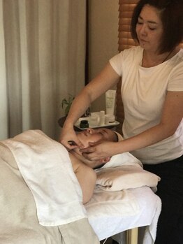 ネフェルティティ 緑地公園店(Nefertity)/◆フェイシャル