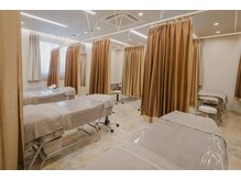 エスコス 高槻店の雰囲気（2024.5.23 移転リニューアルOPEN／施術スペース）