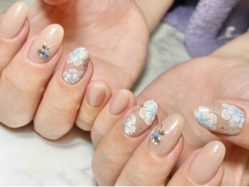 アイボリー(ivory)/花柄ネイル