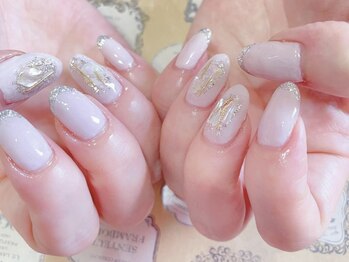 ピージーエイト(PG8)の写真/【美フォルムに定評あり◎】シンプル・ワンカラーが映える美フォルムで上品さが際立つ洗練された仕上がりに