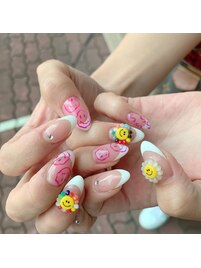 個性的ネイル