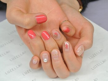 ルズ エラ プライベートネイルサロン(Luz ella private nail salon)/左右非対称ネイル♪