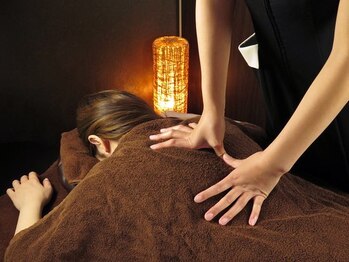 アジアンリラクゼーション ヴィラ 大橋店(asian relaxation villa)/揉みほぐし施術シーン