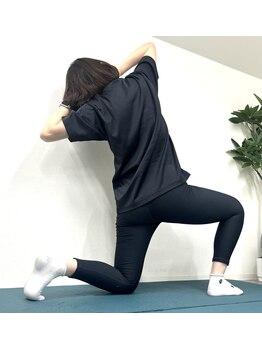 ヘラクレス (HERAKLES)/女性向け筋トレ指導中の風景！