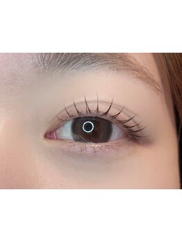 ナチュラル上品な目元にしたい