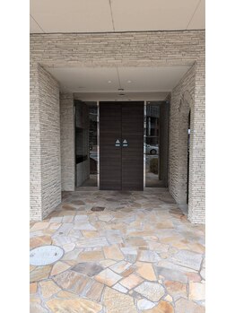 ラプリシュシュ 岡山店(Raplit)/マンション入口