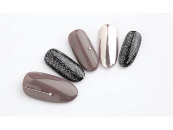 エムスラッシュアヴェダ 自由が丘(M.SLASH AVEDA)/ミラーネイル