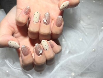 ブランシュネイル(BlancheNail)/上品と可愛いの二刀流しちゃった