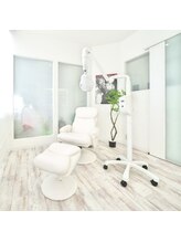 アイアンドコー(EYE&Co.)/セルフホワイトニングルーム