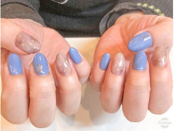 アールエム(Rm)/ダスティーブルーネイル