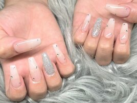 白グラデネイル