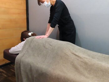 エミー(Emmy)の写真/【日常的な疲れや不調にしっかりアプローチ】デスクワークやスマホ首などで肩こりにお悩みの方必見!