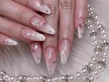 アリアネイル(Aria Nail)の写真/指先を綺麗に見せる清潔感のあるショートネイルも、華やかなロングネイルも、かわいく仕上げます♪