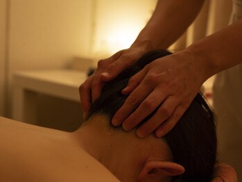 リンパマッサージバストケアサロン　MIO/首、頭