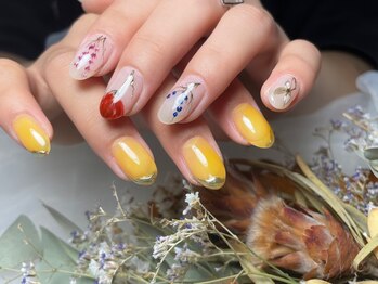 サロンドフォーエイチ(salon de 4H)/秋の手描きボタニカルネイル♪