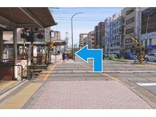 ホワイトニングカフェ 奈良新大宮店(WhiteningCafe)/2.踏切りを渡り左折して進みます