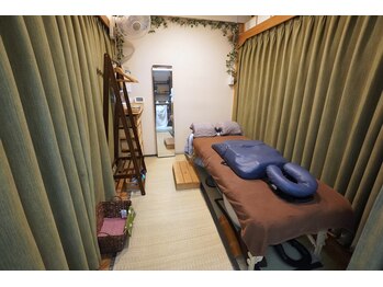 吉宗指圧治療院/指圧ベットボディクッションあり