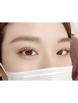 ナチュラル上品な目元にしたい