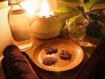 黄土よもぎ蒸しサロン la pause MoA【美肌 毛穴 / ダイエット / 妊活 産後 / 耳ツボ】の写真/【北参道駅から徒歩3分】上質空間×隠れ家サロンがOPEN!当店大人気★黄土よもぎ蒸しで全身リフレッシュ!