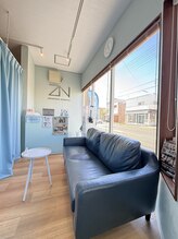 全力ストレッチ 浜松幸町店/すっきりとした明るい店内♪