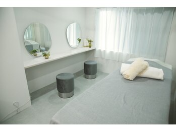 アイビューティーサロン ジャスミン(eye beauty salon Jasmine)の写真/お好みのオリジナル天然精油の香りに包まれながら心・身体を優しくほぐしていきます【京都市役所前】