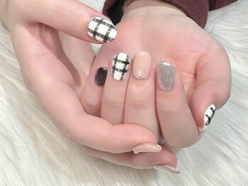 ヒールネイル(heal nail)/モノトーンチェック柄.