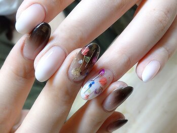 アミュリー ネイル アトリエ(Amury nail atelier)/うるつや☆押し花ネイル♪