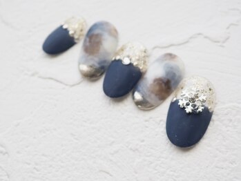 カトルナフ(quatre fois neuf)/雪の結晶アートネイル