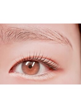 ナチュラル上品な目元にしたい