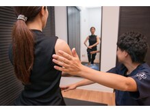 アクア鍼灸整骨院 錦糸町院/姿勢から不調の原因を見極める