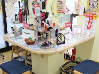花花駅前店/メイクコーナー完備☆