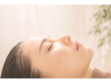 モジョカ(Mojoka)の雰囲気（本場で受け継がれる伝統技法、紐式シロダーラ。）