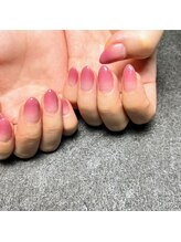 イル(ile)/桃ネイル　グラデーション