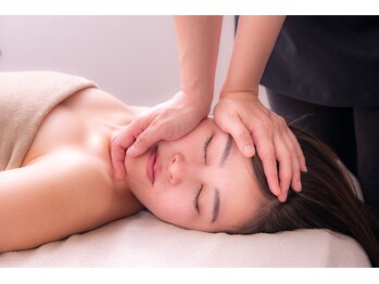小顔フェイスラボ 名駅店(小顔 Face Labo.)の写真/<東海最大◆小顔&整体コルギ店>究めの技！コルギ×独自の整体技術【小顔&整体コルギ+オプション80分¥4800】