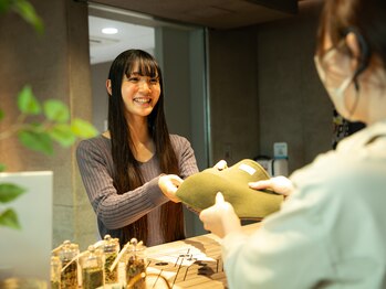 アールイー プライベートサウナ(Re: PRIVATE SAUNA)/受付・検温・アルコール検査